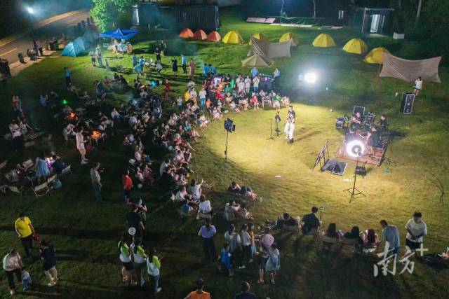 首届粤港澳大湾区户外休闲运动节吸引众人参与。 首届粤港澳大湾区户外休闲运动节吸引众人参与。